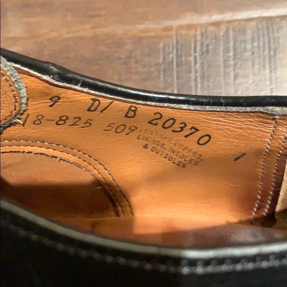 Shoes - Picture 4 of 5
